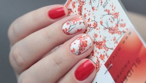 Manicura com Sakura