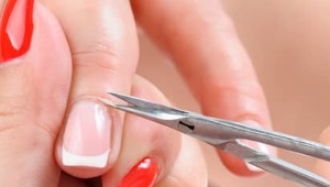 Cuticle scissors