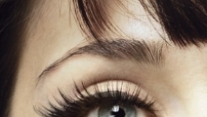 Sparse eyelash extension effect