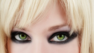 Evening makeup for green eyes