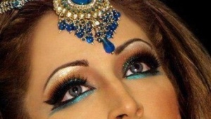 Oriental makeup