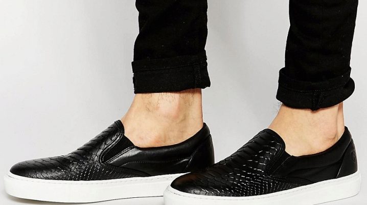 Leather slip-on sneakers for fashionistas and fashionistas