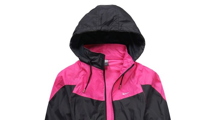 Jaket bertudung wanita