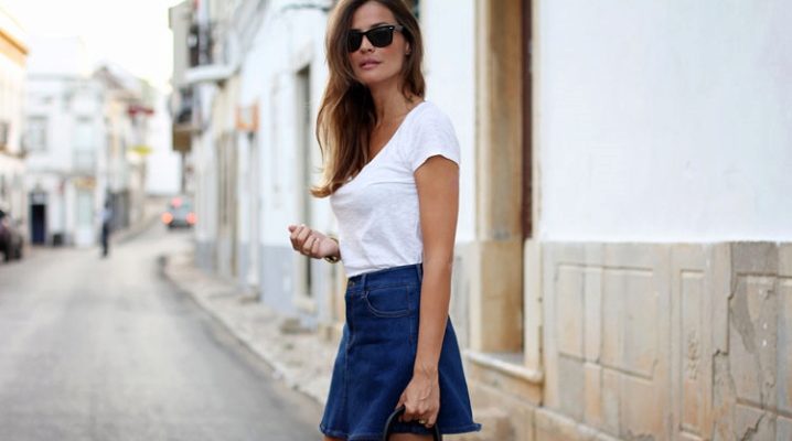 What can I wear with a denim short skirt?