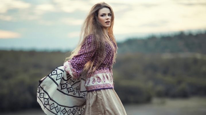 O que posso usar com uma saia boho?