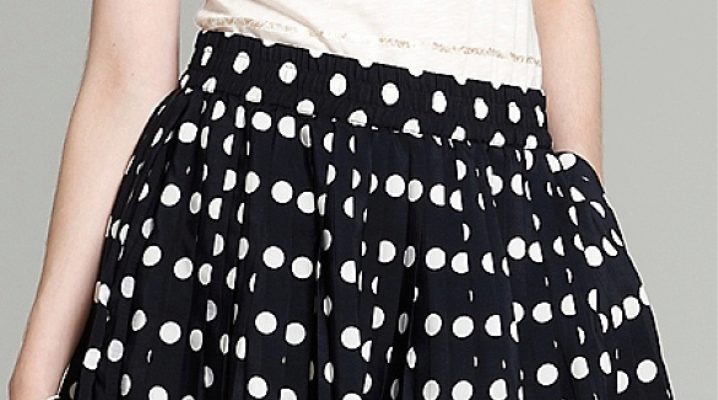 Polka dot skirt: what to wear?