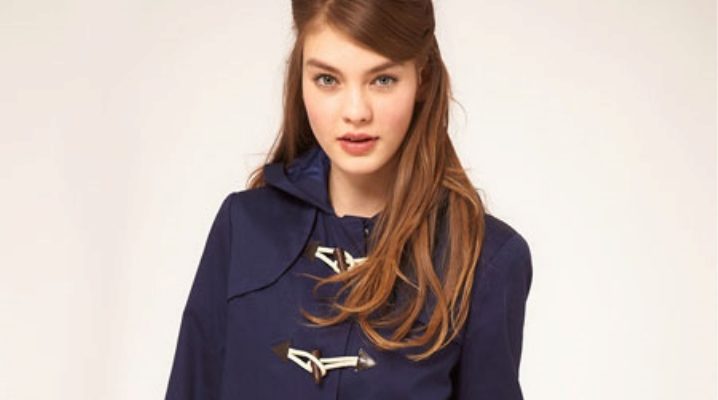 Women's jacket with a clasp duffle coat