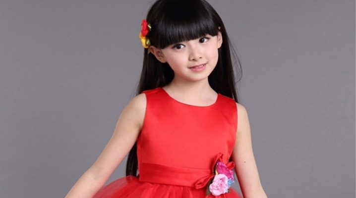 Children's dresses for young fashionable women of 4-5 years