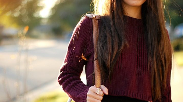 What can I wear with a burgundy sweater?