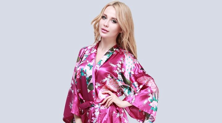 Jubah kimono Jepun yang cantik untuk wanita