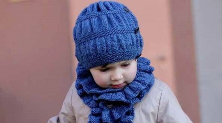 Knitted scarf for a girl