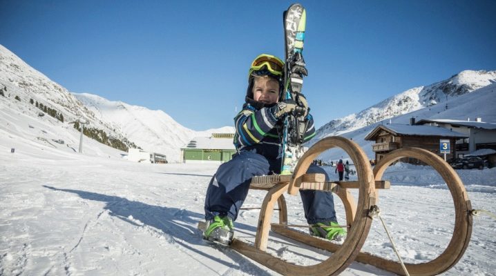 Children's ski boots