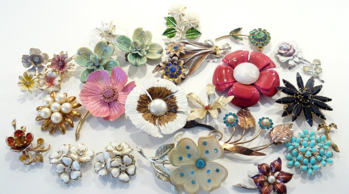 Vintage brooches