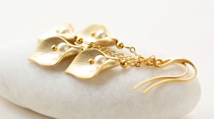 Gold plated earrings