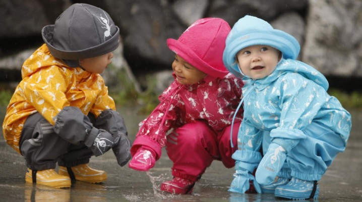 Cálidos mitones de Reima para niñas y niños.