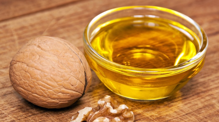 Walnut oil for hair