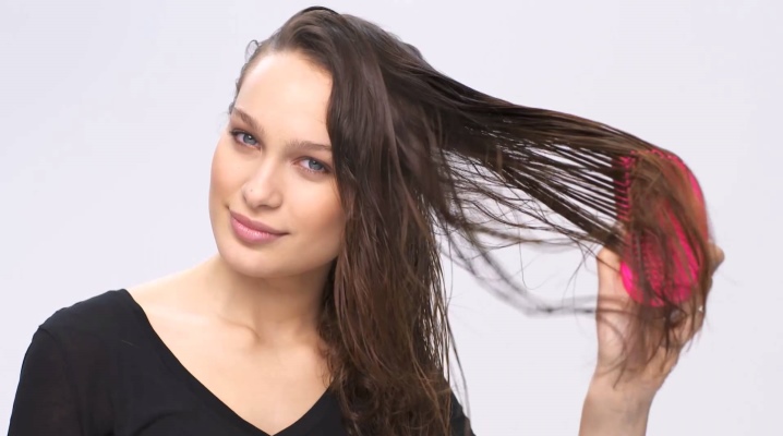 Comb for hair disentangling