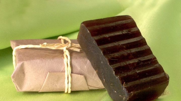 Tar soap for intimate hygiene