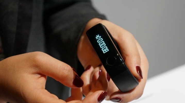 Fitness Bracelet for iPhone