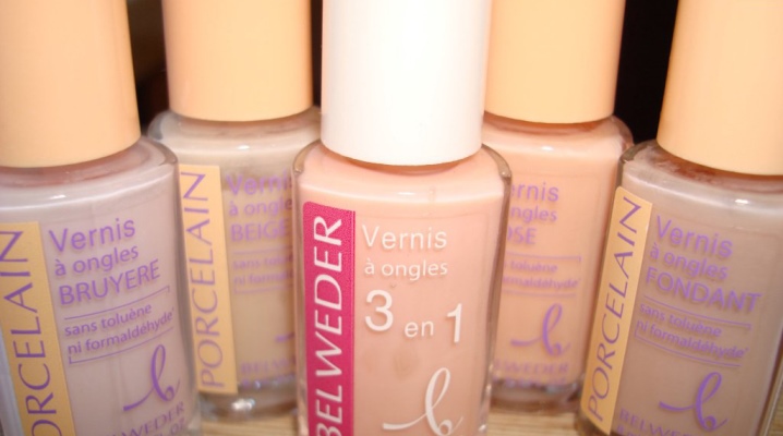 Belweder nail polish