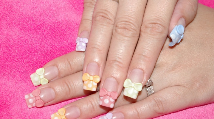 Manicure com um arco