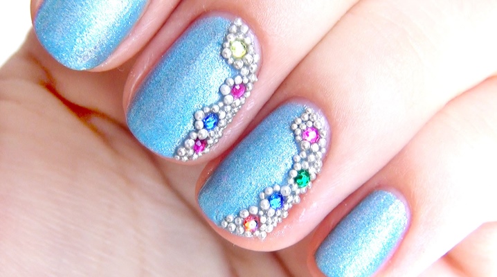 Manicure with beads