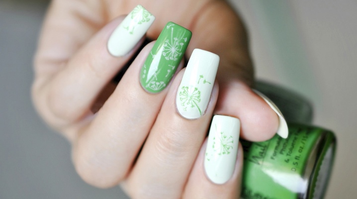 Manicure with dandelions