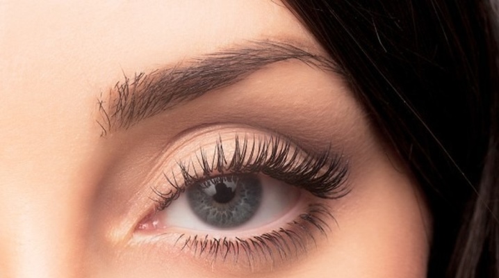 Effects of eyelash extensions