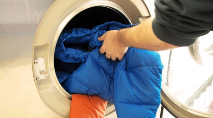 How to wash a jacket on a padding polyester in a washing machine?