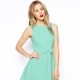 What to wear a mint dress?