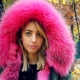 Parka de piel rosa para mujer - tendencia de moda de la temporada.