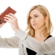 What color should be a wallet to attract money?