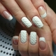 Knitted gel polish manicure