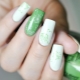 Manicure dengan dandelions